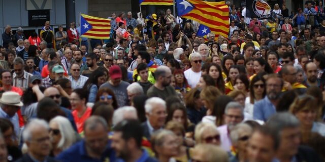 Καταλονία: Πάθος στις διαδηλώσεις για τον ένα χρόνο από το δημοψήφισμα