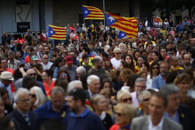 Καταλονία: Πάθος στις διαδηλώσεις για τον ένα χρόνο από το δημοψήφισμα
