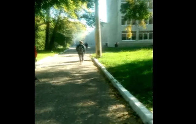 Ντοκουμέντο: Η στιγμή της επίθεση στο κολέγιο της Κριμαίας