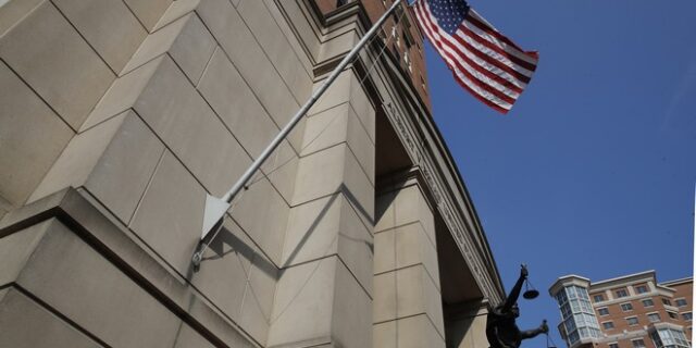 ΗΠΑ: Δίωξη σε Ρωσίδα για παρέμβαση στις ενδιάμεσες εκλογές