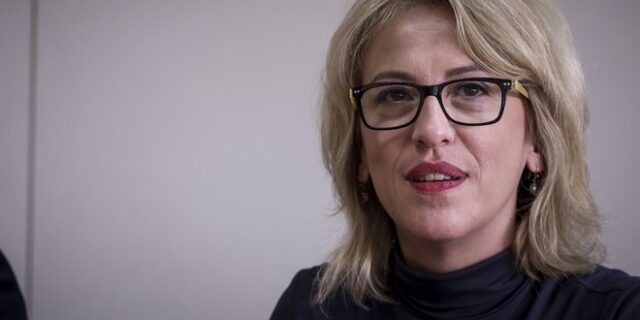 Δούρου: “Δεν εισηγήθηκε η Πυροσβεστική απομάκρυνση πολιτών από το Μάτι”