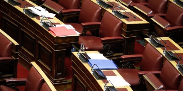 Ένας υπουργός που διαφωνεί με κεντρική πολιτική της κυβέρνησης πρέπει να παραιτείται