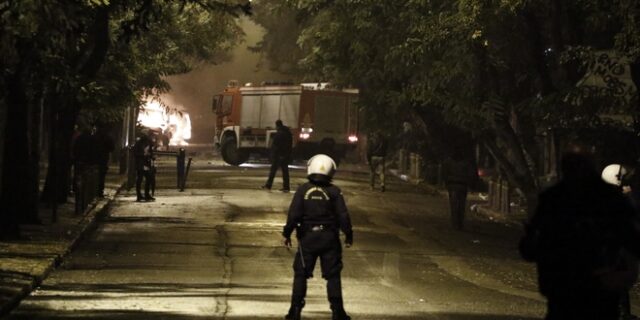 Επεισόδια τα ξημερώματα της 28ης Οκτωβρίου στο Πολυτεχνείο