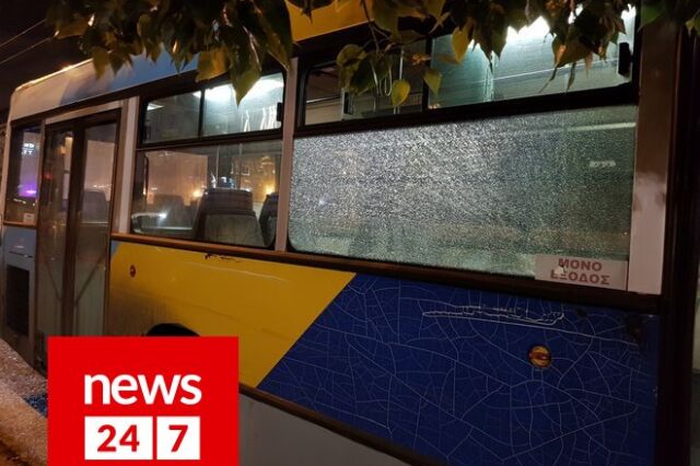 Συνελήφθησαν τρεις 15χρονοι για επίθεση σε λεωφορείο