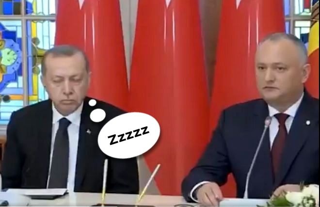Ερντογάν: Ο Σουλτάνος κοιμήθηκε “καθιστός” πλάι στον Μολδαβό πρόεδρο