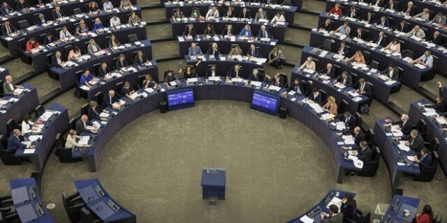 Το Ευρωπαϊκό κοινοβούλιο συζητά για τη νεοφασιστική βία