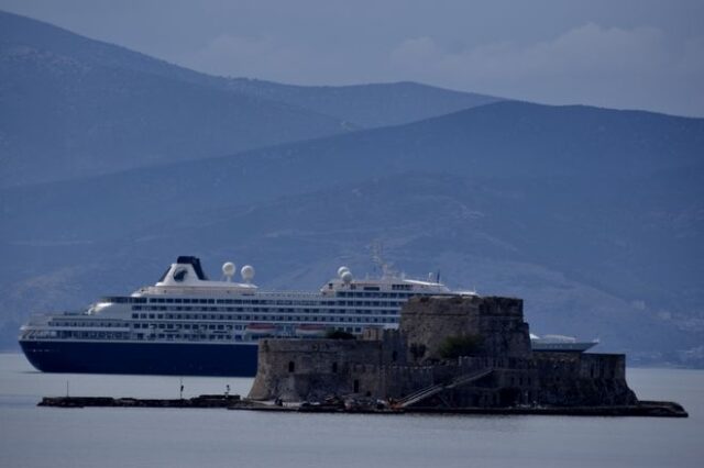 Ο τουρισμός δεν είναι μόνο έσοδα, έχει και απόβλητα – Τι κάνει η Ελλάδα