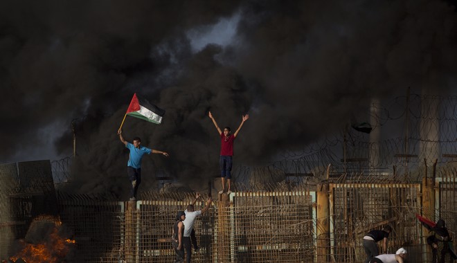 Ισραηλινά αεροσκάφη βομβάρδισαν τον τηλεοπτικό σταθμό της Χαμάς στη Γάζα