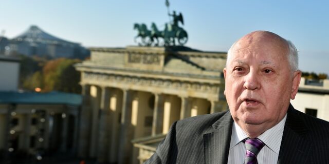 Γκορμπατσόφ: Απειλή κατά της ειρήνης η απόφαση των ΗΠΑ για τα πυρηνικά
