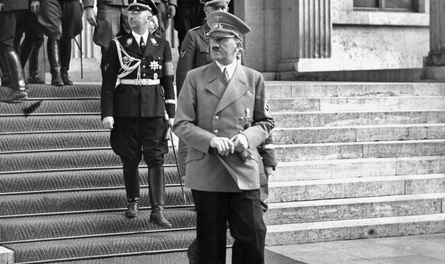 Ο Χίτλερ “αποκαλύπτεται” 80 χρόνια μετά: Ήταν καταπιεσμένος bisexual με σαδομαζοχιστικές τάσεις