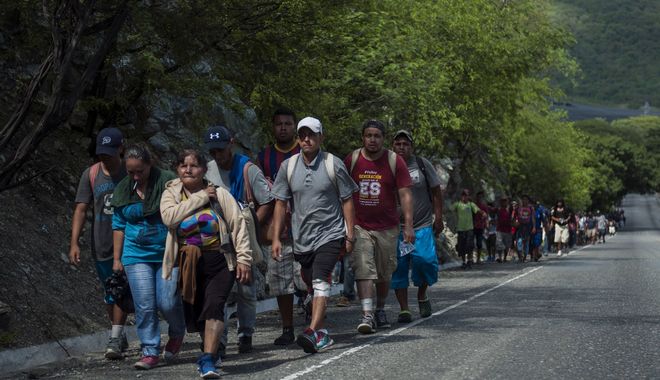 ΗΠΑ: Ο Τραμπ θα απαγορεύσει στο καραβάνι μεταναστών να περάσει τα σύνορα