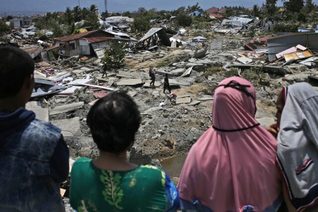 Σεισμός και τσουνάμι ισοπέδωσαν την Ινδονησία: Στους 1.234 οι νεκροί