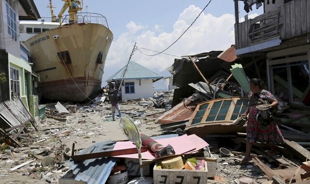 Πριν και μετά: Δείτε πως ο σεισμός και το τσουνάμι ισοπέδωσαν τα πάντα στην Ινδονησία