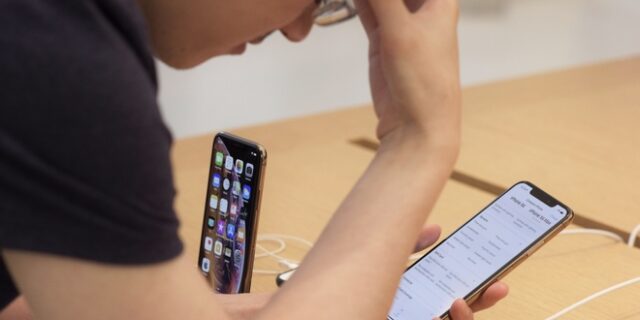 Βάσανο για τους χρήστες τα νέα iPhones: “Αρνούνται” να φορτιστούν σωστά