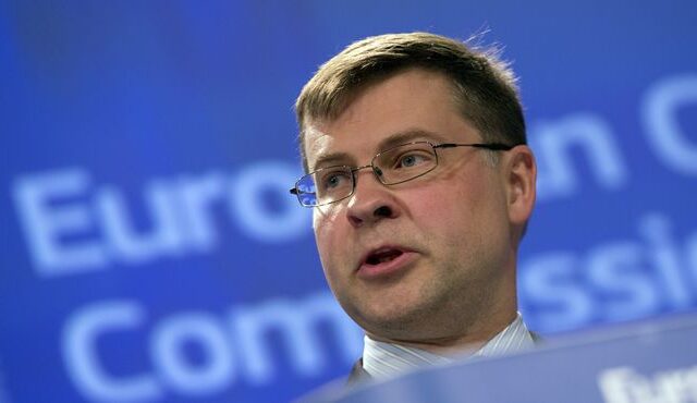 Ντομπρόφσκις: “Ενισχυμένη εποπτεία και διασύνδεση με μεταρρυθμίσεις για τα χρήματα από το ταμείο ανάκαμψης”
