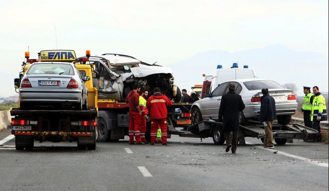 Καραμπόλα 6 αυτοκινήτων στη Θεσσαλονίκης – Μουδανίων, 3 τραυματίες