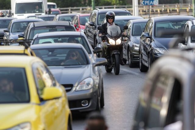Κίνηση στους δρόμους της Αθήνας – Πού σημειώνονται προβλήματα