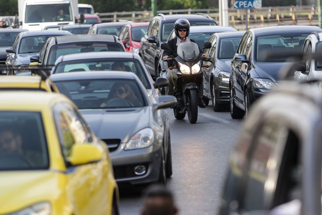Κίνηση στους δρόμους της Αθήνας – Πού σημειώνονται προβλήματα