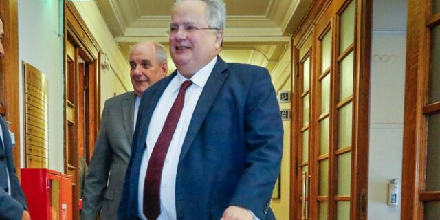 Παραίτηση Κοτζιά: Ομιλία “πολιτικό σεισμό” προαναγγέλλει το “Πράττω” από το Ηράκλειο Κρήτης