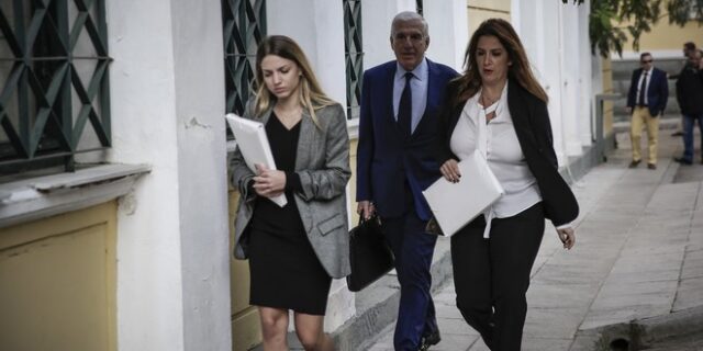 Παπαντωνίου πριν οδηγηθεί στη φυλακή: “Εφαρμόζεται το δόγμα Πολάκη”