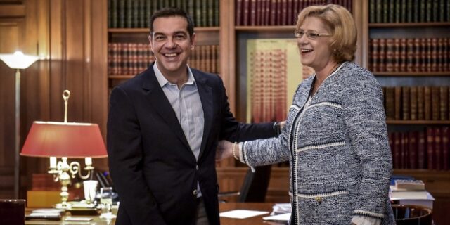 Συνάντηση Τσίπρα – Κρέτσου στο Μαξίμου