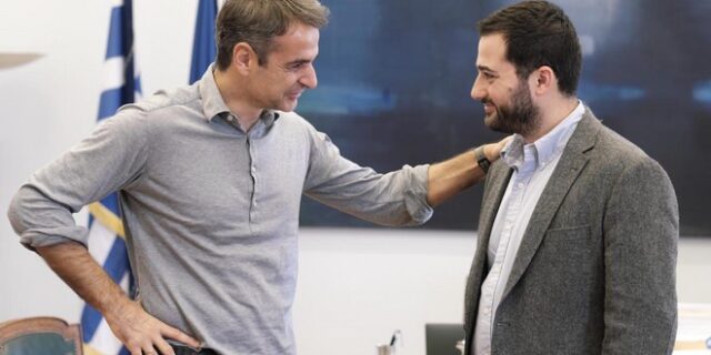 Συνάντηση Μητσοτάκη-Σπανού στη Βουλή