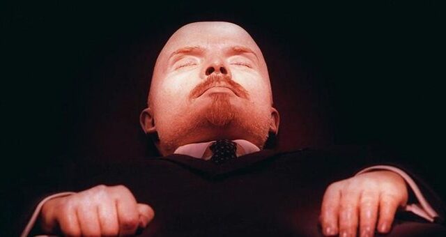Ξύπνησε ο Λένιν; Η φωτογραφία που έγινε viral