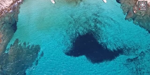 Λευκή ή Χαβάη: Πού βρίσκεται αυτή η εξωπραγματική παραλία;