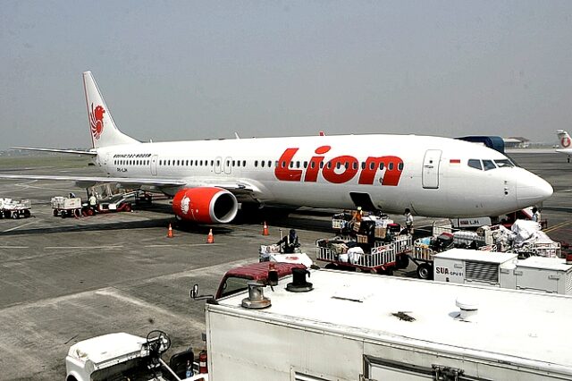 Ινδονησία: “Τεχνικό πρόβλημα” από την προηγούμενη μέρα στο μοιραίο αεροπλάνο της Lion Air