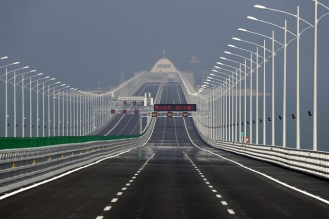 Κίνα: Έτοιμη η μεγαλύτερη θαλάσσια γέφυρα στον κόσμο