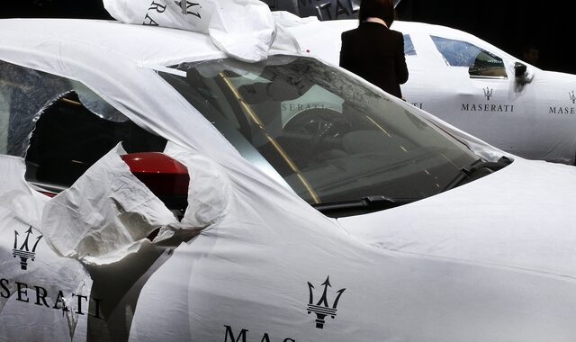 Ποια κυβέρνηση αγοράζει 40 Maserati, ενώ το ένα τρίτο των κατοίκων ζει κάτω από το όριο της φτώχειας;