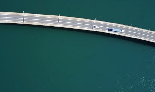 Νεράϊδα: Δείτε την ομορφότερη γέφυρα της Ελλάδας από ψηλά
