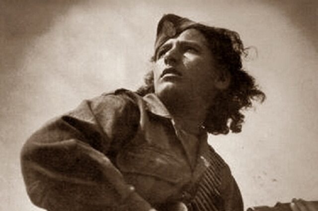 Τιτίκα Γκλεντή – Παναγιωτίδου: Η ιστορία πίσω από την φωτογραφία – σύμβολο του αντάρτικου