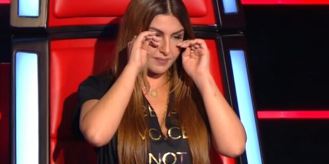 Παπαρίζου στο The Voice: Η συγκίνηση για το δημοτικό τραγούδι και την απώλεια του πατέρα της