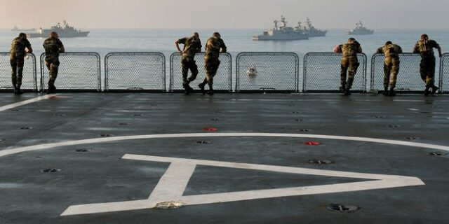 Κλιμακώνει την ένταση η Τουρκία: Τέσσερα πλοία και δυο υποβρύχια δίπλα στο Barbaros