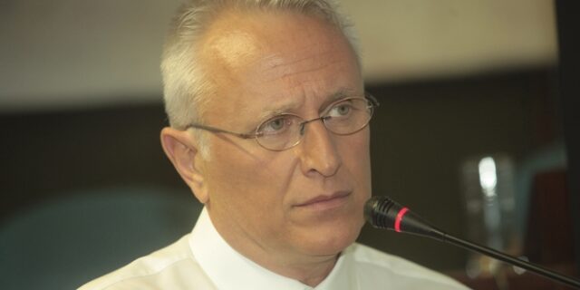 Ραγκούσης προς Γεννηματά: Το ΚΙΝΑΛ είναι “πλυντήριο”;