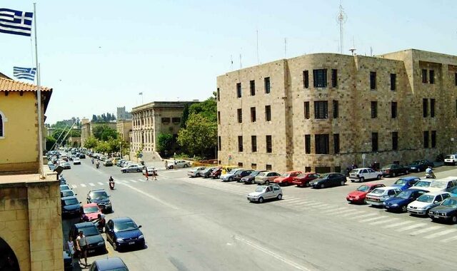 Ελεύθερη η γιαγιά που κατηγορήθηκε από τη νύφη της ότι ασέλγησε στον ανήλικο γιο της