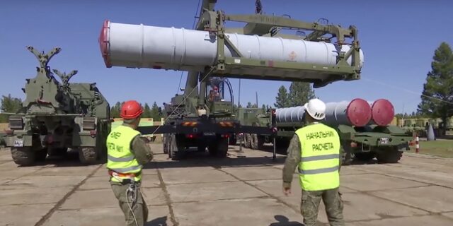 Ρωσία: “Επικίνδυνη” η απόσυρση των ΗΠΑ από τη συμφωνία για τα πυρηνικά