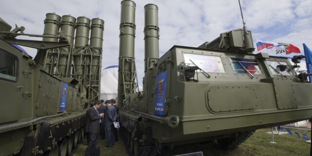 Ρωσία: Ολοκληρώθηκε η παράδοση των S-300 στη Συρία