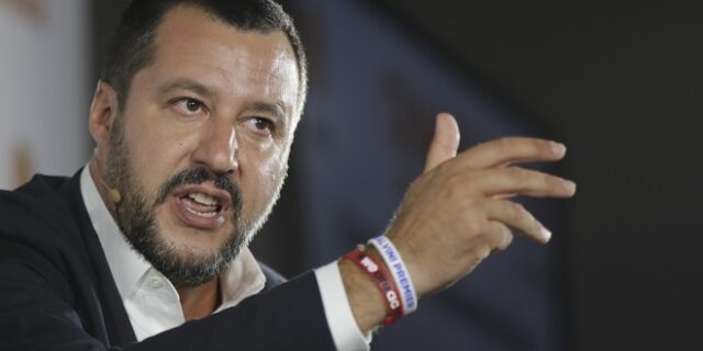 Σαλβίνι: Διεθνής ντροπή η κίνηση της Γαλλίας να οδηγήσει μετανάστες στην Ιταλία