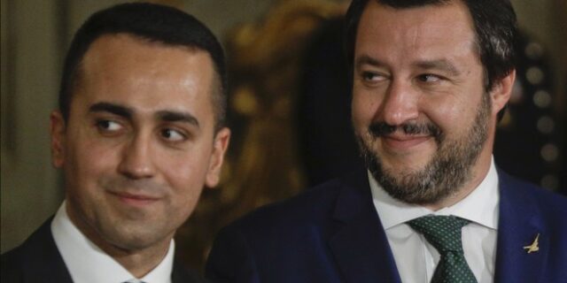 Ειρωνείες από Σαλβίνι και Ντι Μάιο κατά Γιούνκερ για τον ιταλικό προϋπολογισμό