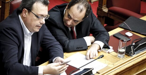Κίνητρα για αγορά ηλεκτρικών οχημάτων πρότειναν Σπίρτζης και Φάμελλος