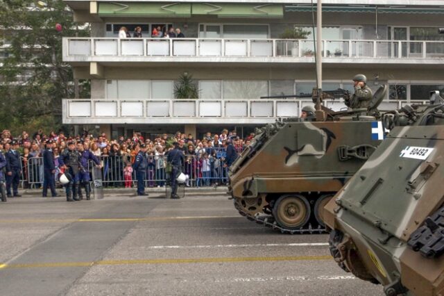 28η Οκτωβρίου: Σε εξέλιξη η μεγάλη στρατιωτική παρέλαση στη Θεσσαλονίκη