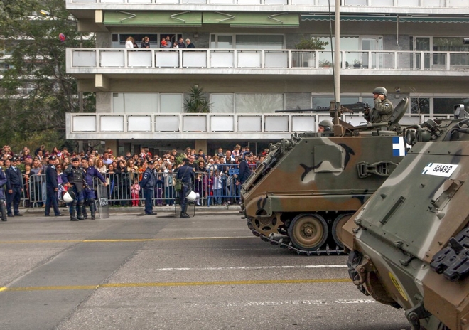 28η Οκτωβρίου: Σε εξέλιξη η μεγάλη στρατιωτική παρέλαση στη Θεσσαλονίκη