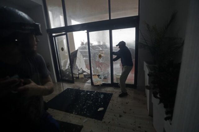 Βίντεο και φωτογραφίες: Το πέρασμα του “τερατώδους” κυκλώνα Μάικλ από τη Φλόριντα