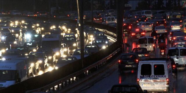 Κίνηση στους δρόμους: Χωρίς ιδιαίτερα προβλήματα η κυκλοφορία των οχημάτων