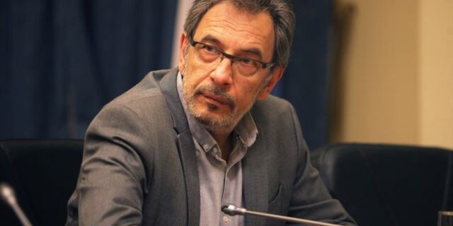 Διονύσης Τσακνής: “Δεν είμαι ιδεαλιστής, είμαι υλιστής”