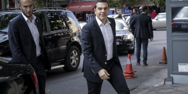 Τσίπρας: “Έχει τυφώνα στις ΗΠΑ, αλλά δεν λέγεται Πάνος, λέγεται Μάικλ”