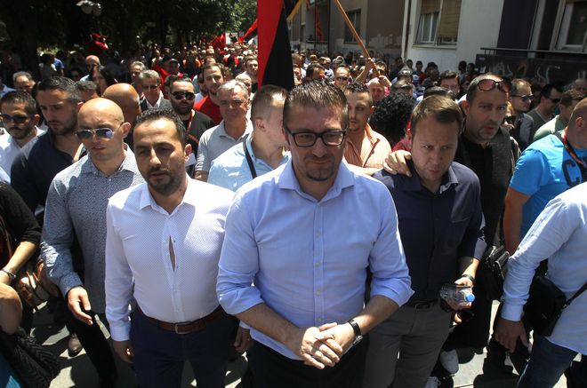 Θρίλερ στην ΠΓΔΜ: Ελευθερώνουν βουλευτές του VMRO για να ψηφίσουν