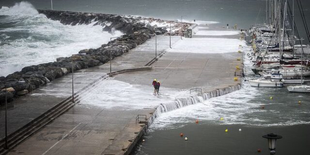 Βροχές και καταιγίδες την Παρασκευή – Από το απόγευμα βελτιώνεται ο καιρός